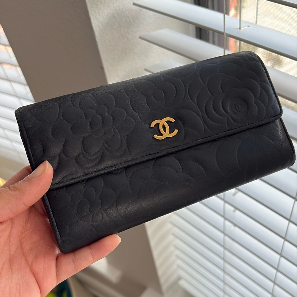 Chanel Camellia Gold CC Wallet (digital CoA included)